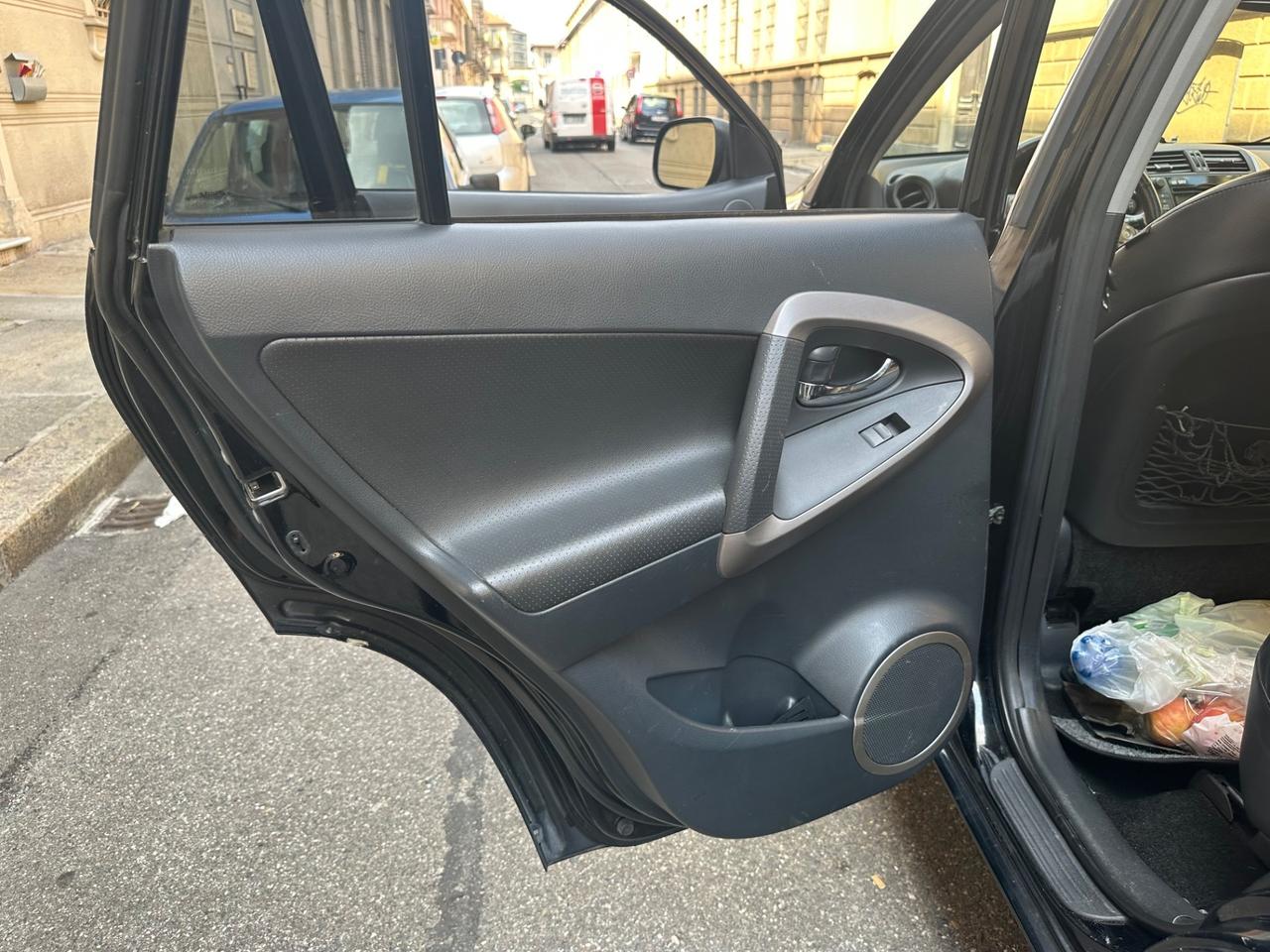 Toyota RAV 4 RAV4 2.2 D-4D 177 CV Luxury