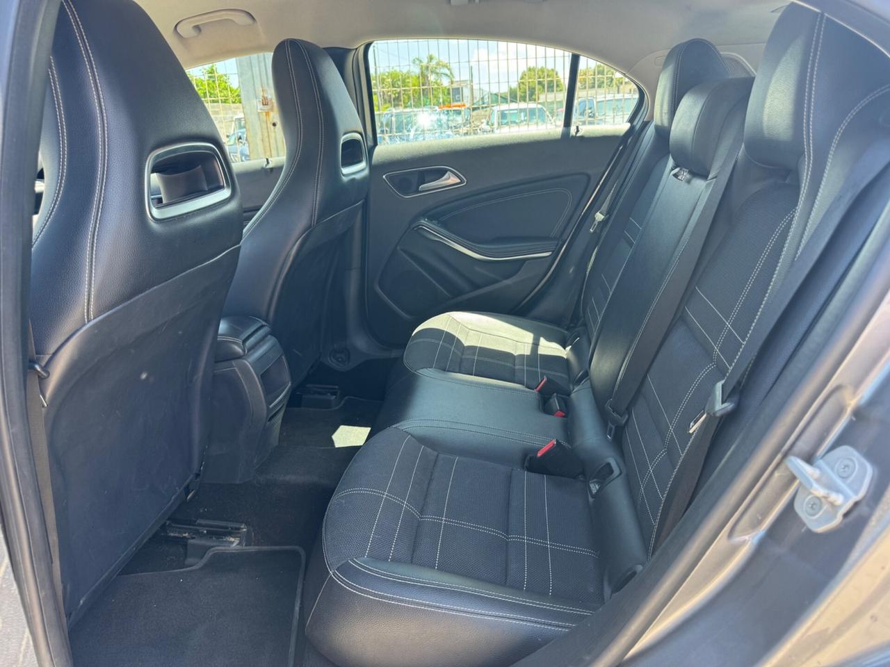 Mercedes-benz A 180 - 1.6 benz - 2013
