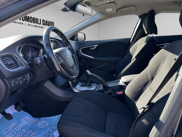 VOLVO V40 D2 1.6 Momentum