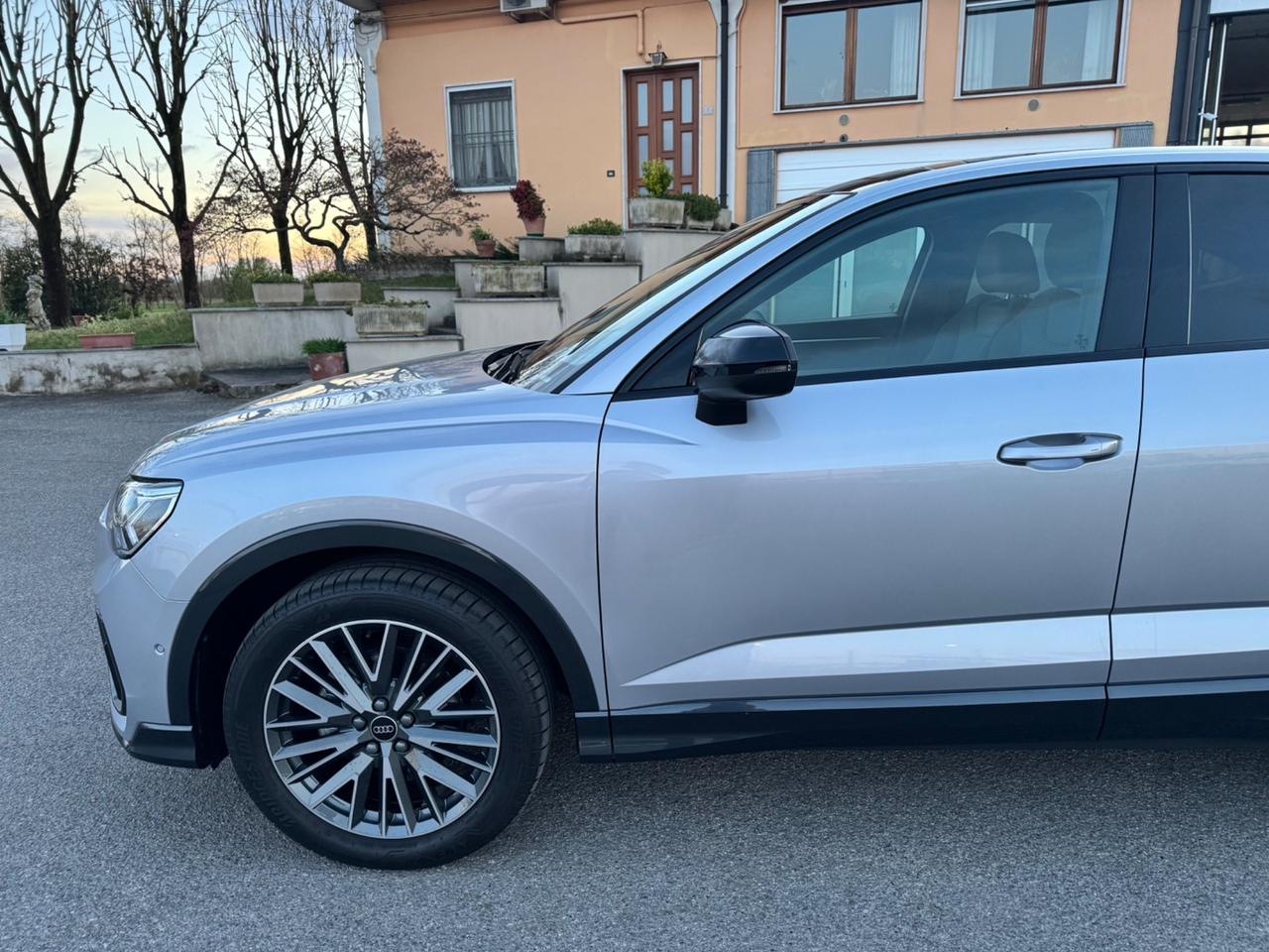 Audi Q3 SPB 35 TFSI S tronic line edition