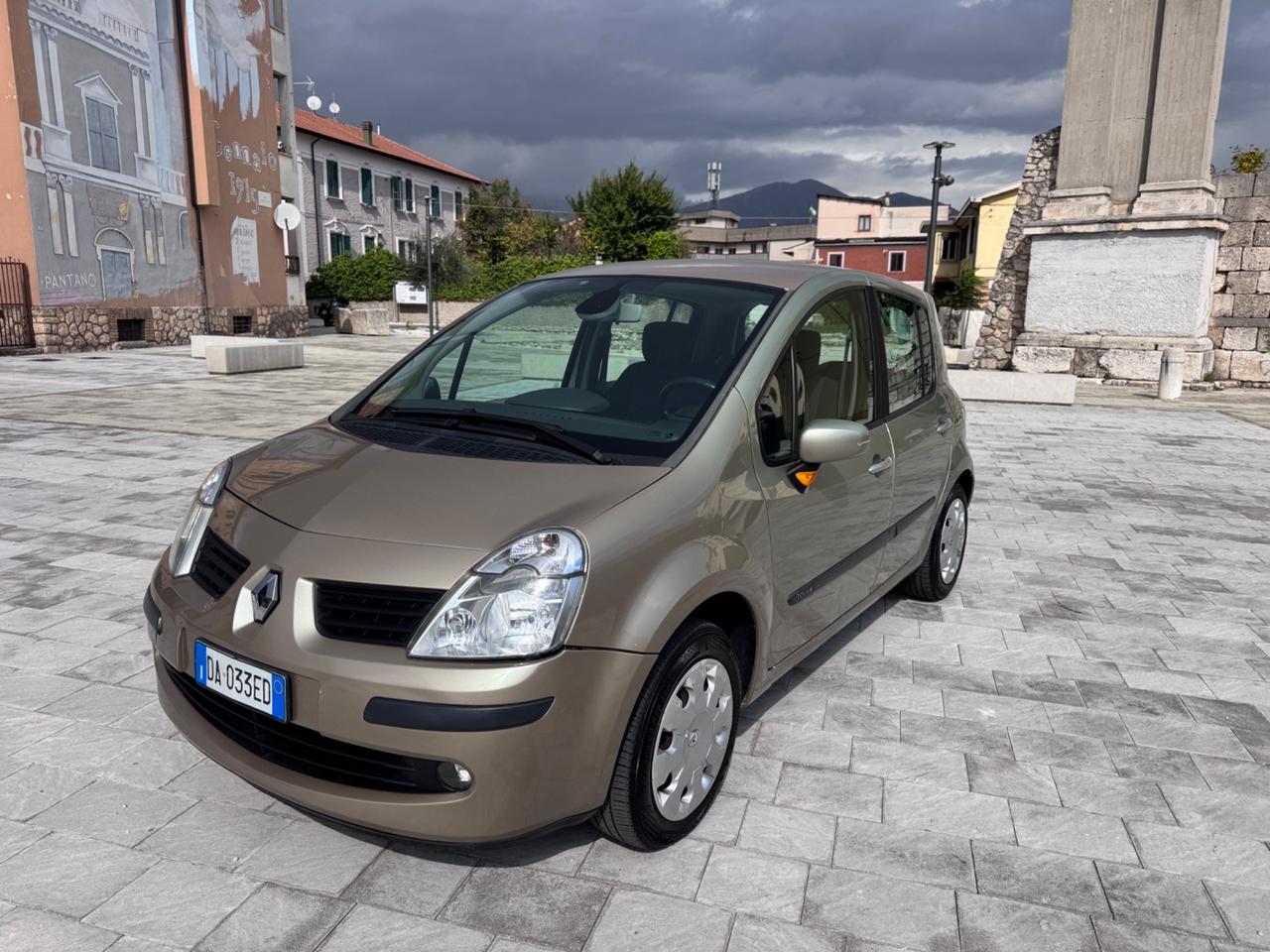 Renault Modus 1.6 16V Initiale cambio automatico
