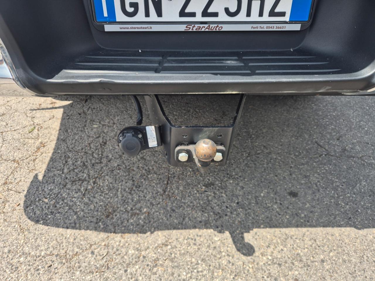 Toyota Hilux 2.4 D-4D A/T 4WD 4 porte Double Cab Lounge