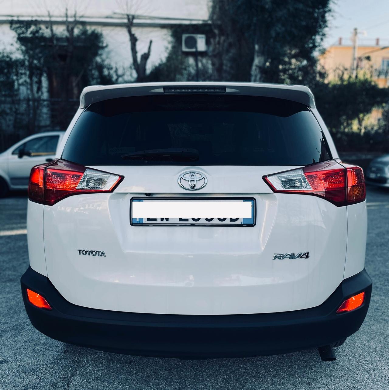 Toyota RAV 4 RAV4 2.0 D-4D 4WD Style White Ed.