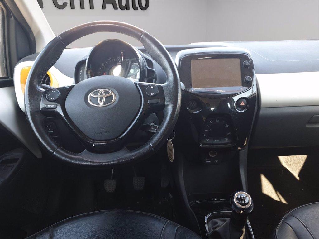 TOYOTA Aygo 5p 1.0 x-play my15 del 2015