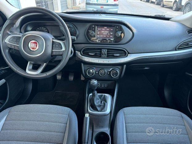 Fiat Tipo Berlina 1.6 120 cv LOUNGE ALCANTARA 2017