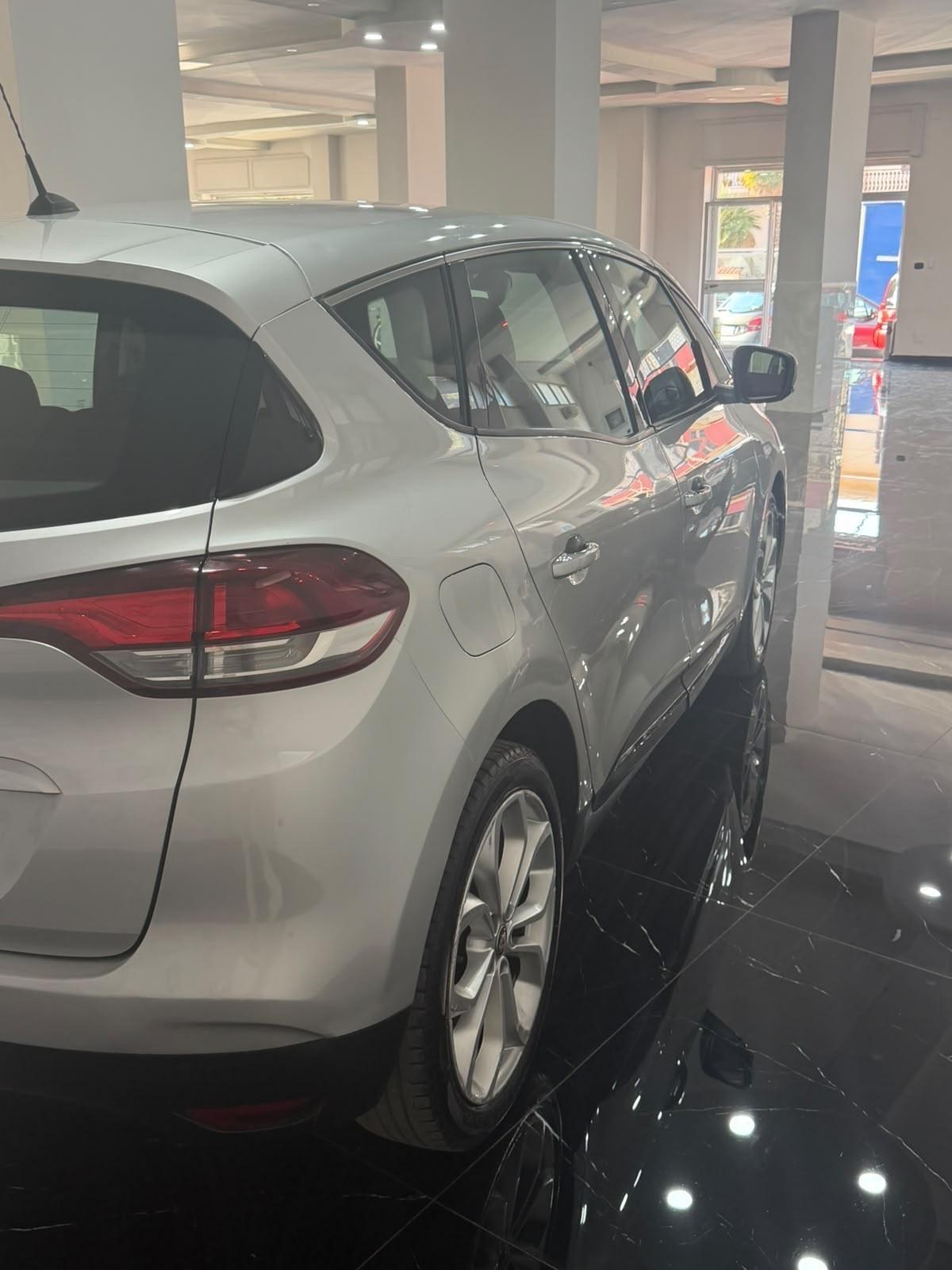 Renault Scenic Scénic dCi 8V 110 CV Energy Bose