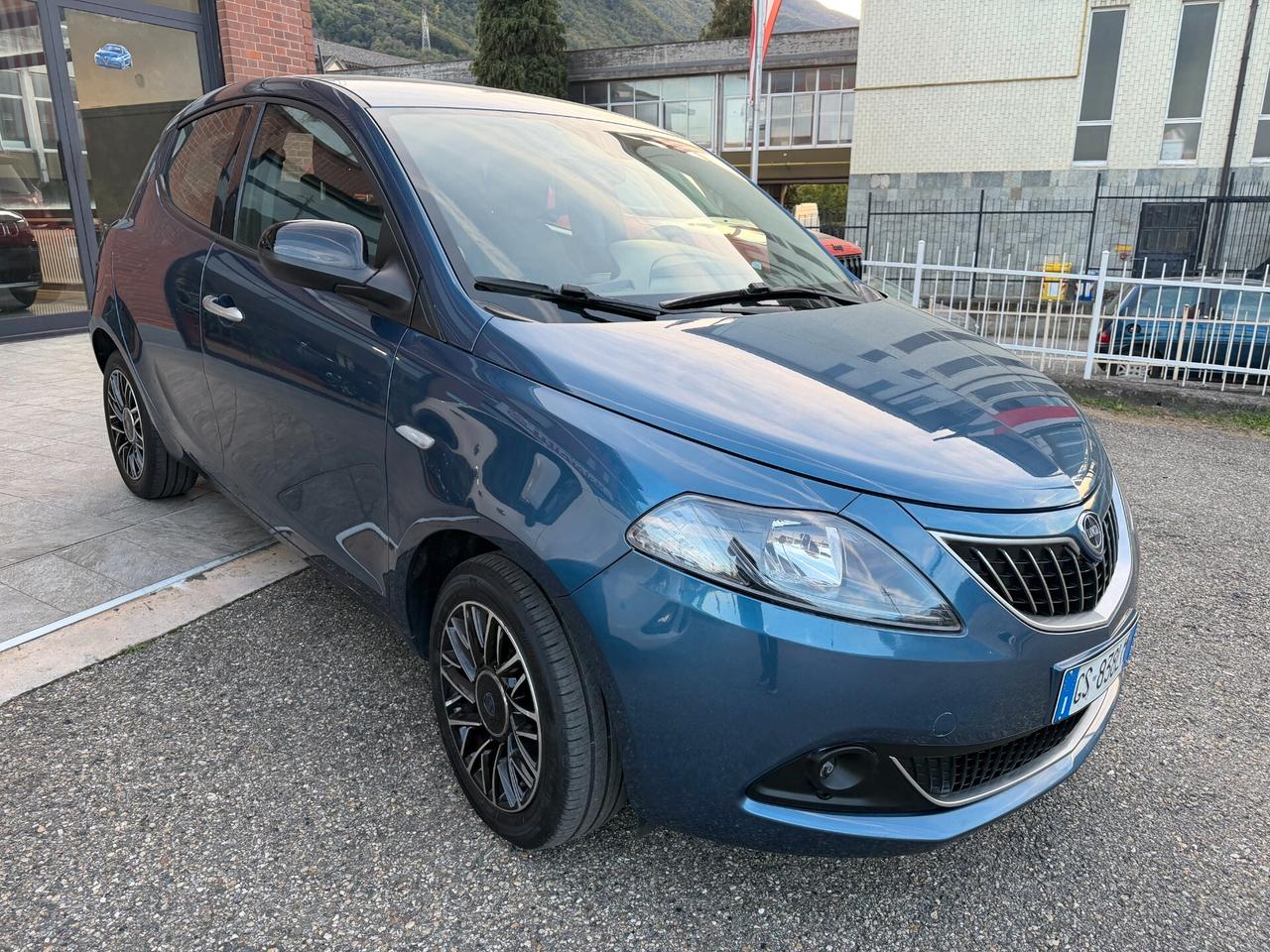 Lancia Ypsilon 1.0 FireFly 5 porte S&S Hybrid Gold