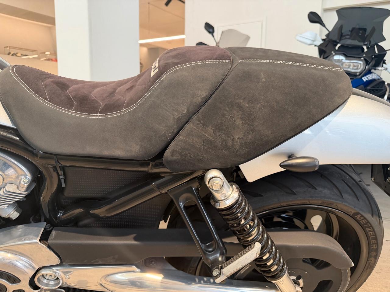 Harley-davidson 1130 V-ROD - VRSCR