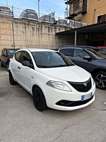Lancia Ypsilon 1.0 FireFly Hybrid 2021