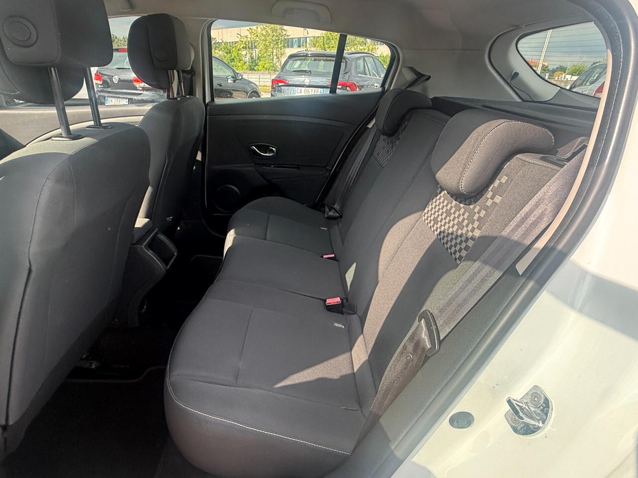 Megane 1.5 dCi 110CV Wave Autocarro