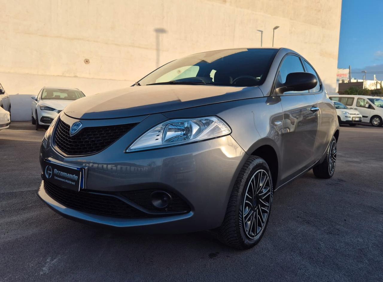 Lancia Ypsilon 1.2 69 CV Gold