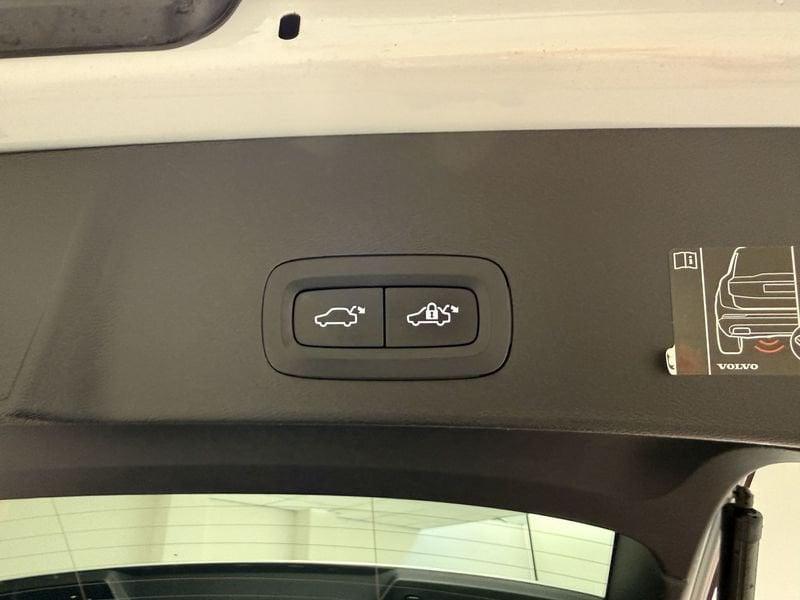 Volvo XC40 Recharge T4 Plug-in Hybrid auto Recharge Inscription Expression