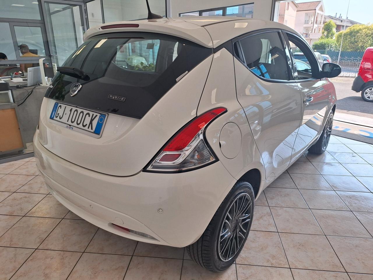 Lancia Ypsilon 1.0 FireFly 5 porte S&S Hybrid Ecochic Gold