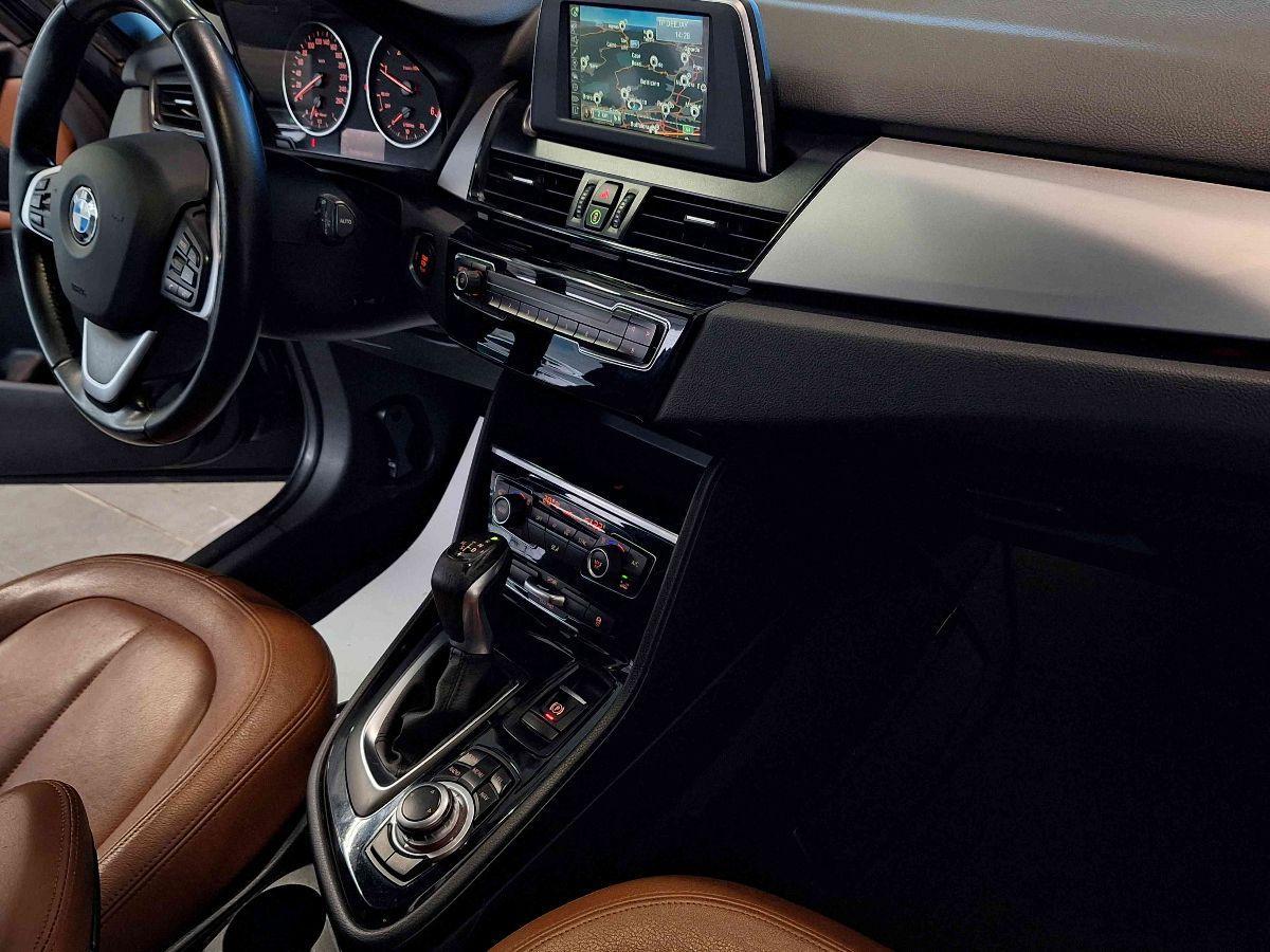 BMW 218d Active Tourer AUTOM - PELLE - VETRI SC - NAVIG - GARANZIA 24 MESI