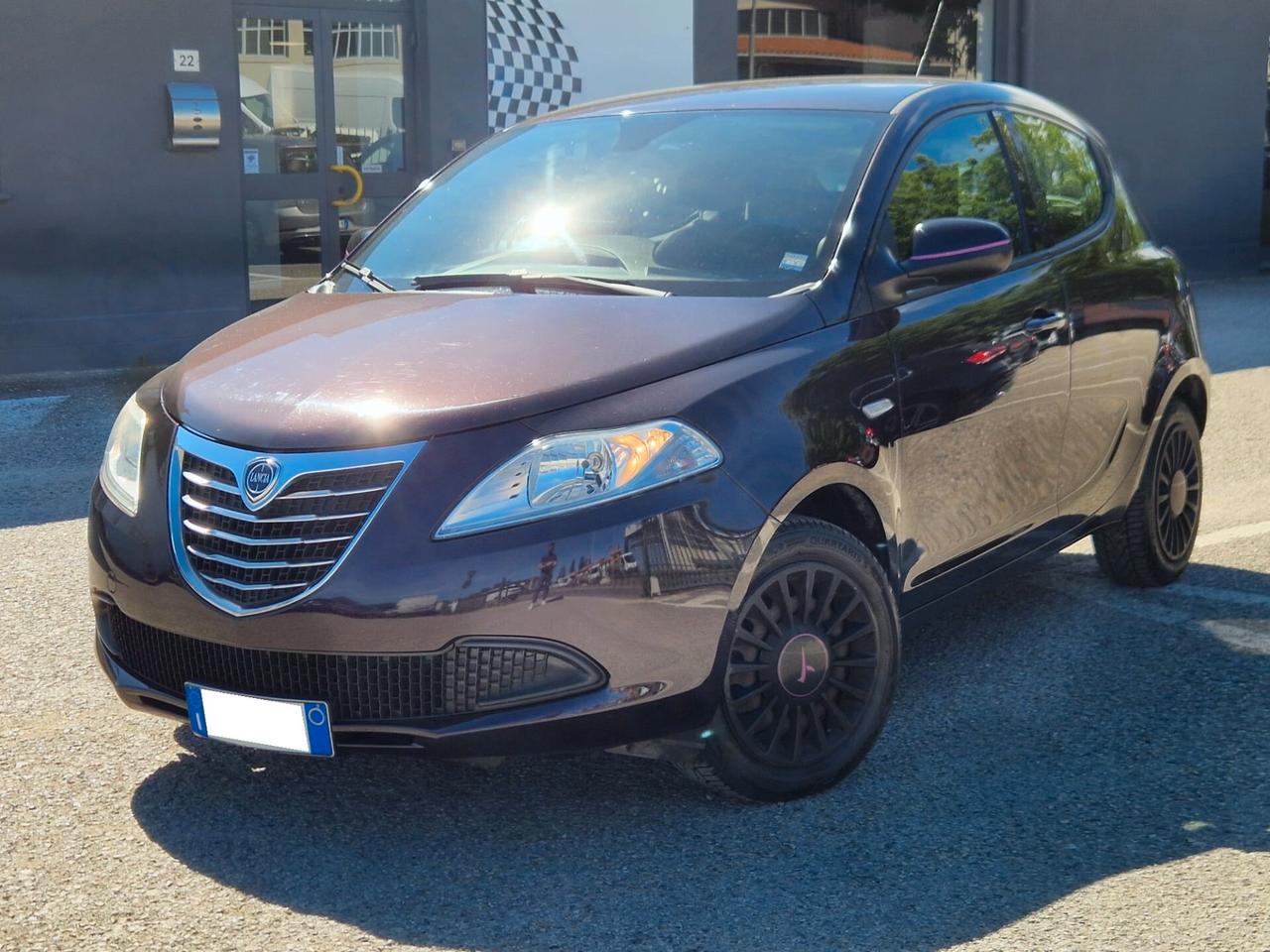 Lancia Ypsilon 1.2 69 CV 5 porte Elefantino