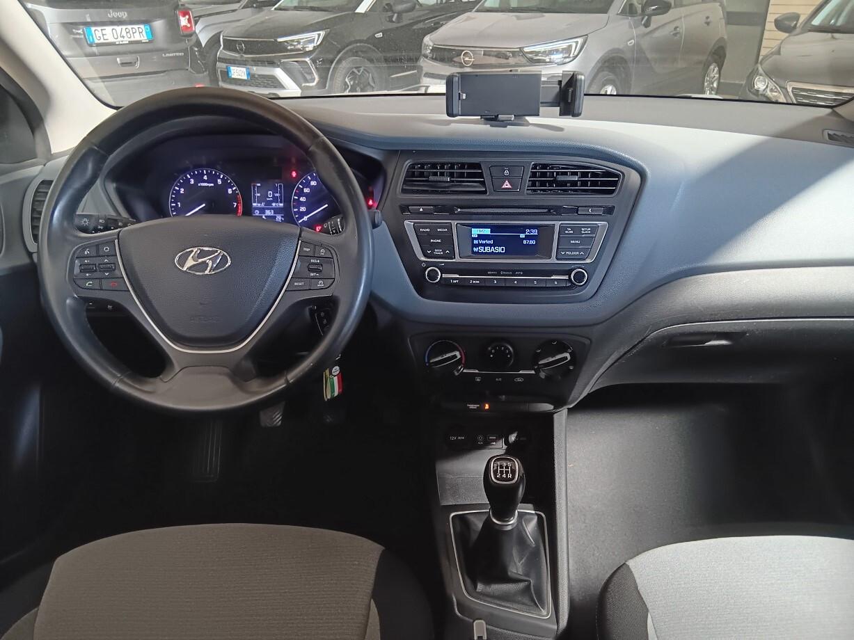 Hyundai i20 Style 1.2 (84 cv)