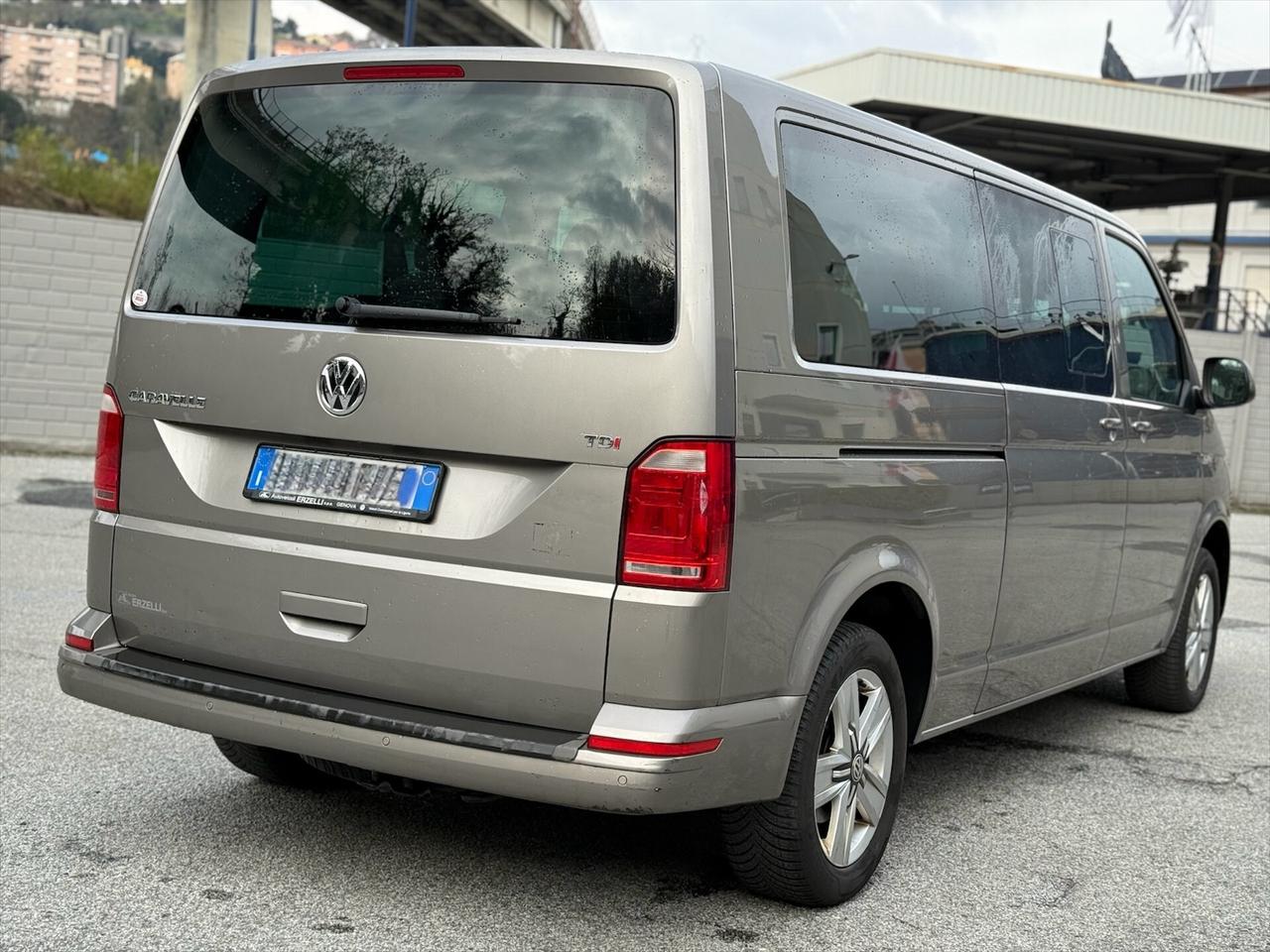 Volkswagen Caravelle 2.0 TDI 150CV DSG PL 9 POSTI