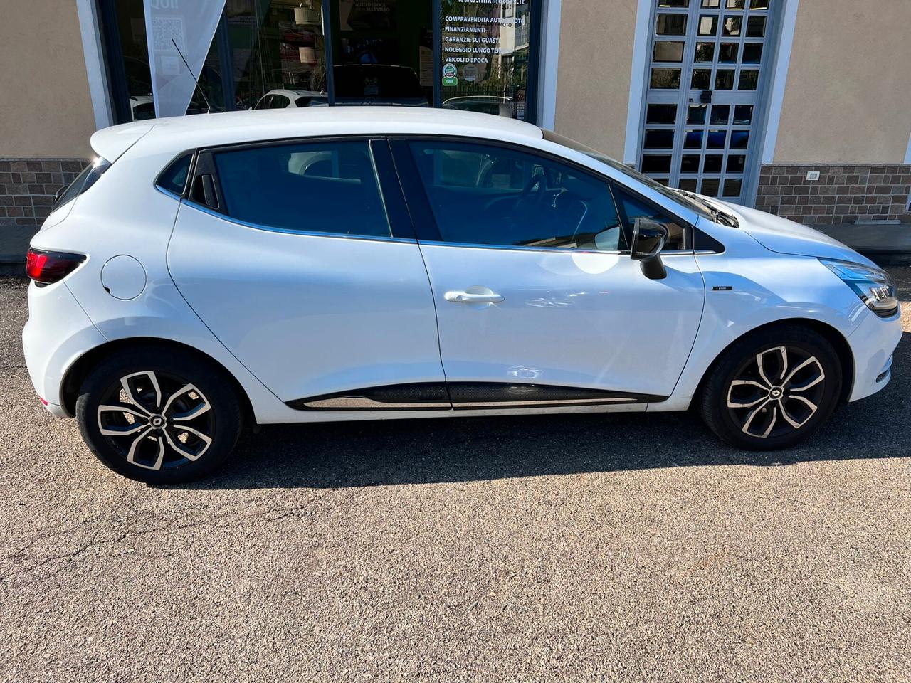 Renault Clio dCi 8V 75 CV 5 porte Moschino Zen