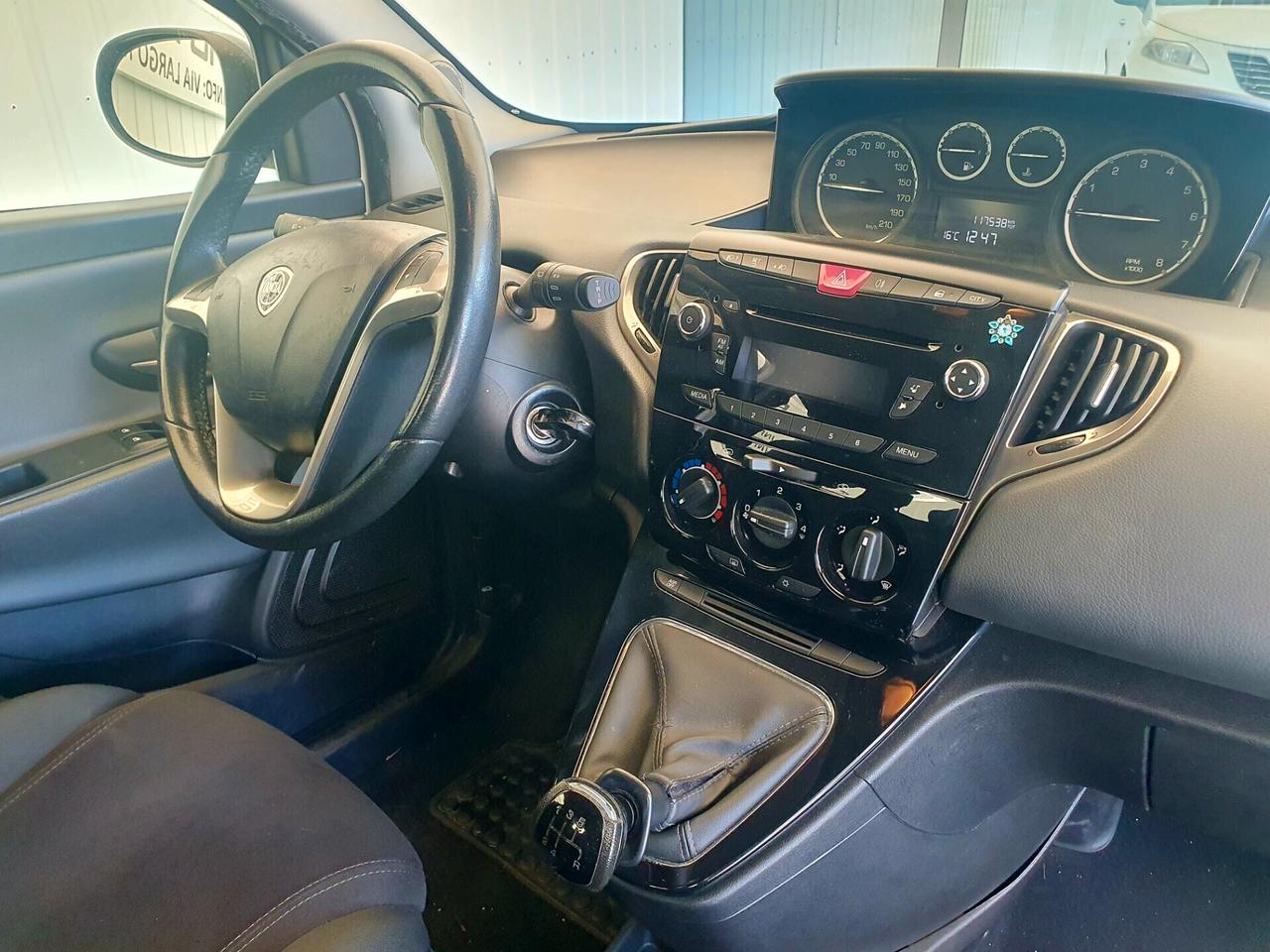 Lancia Ypsilon 1.2 benz. -2015- km. 117.400