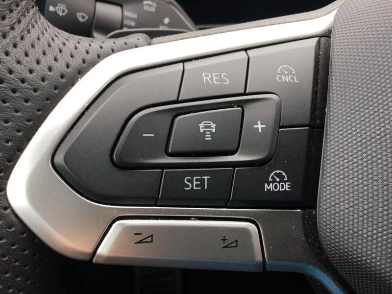 Volkswagen Tiguan 1.5 eTSI 110KW ACT R-Line DSG Gancio LED 19" Camera