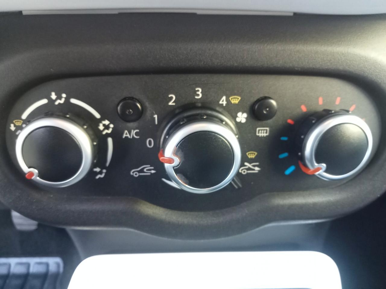 Renault Twingo TCe 90 CV GPL Duel km 77000