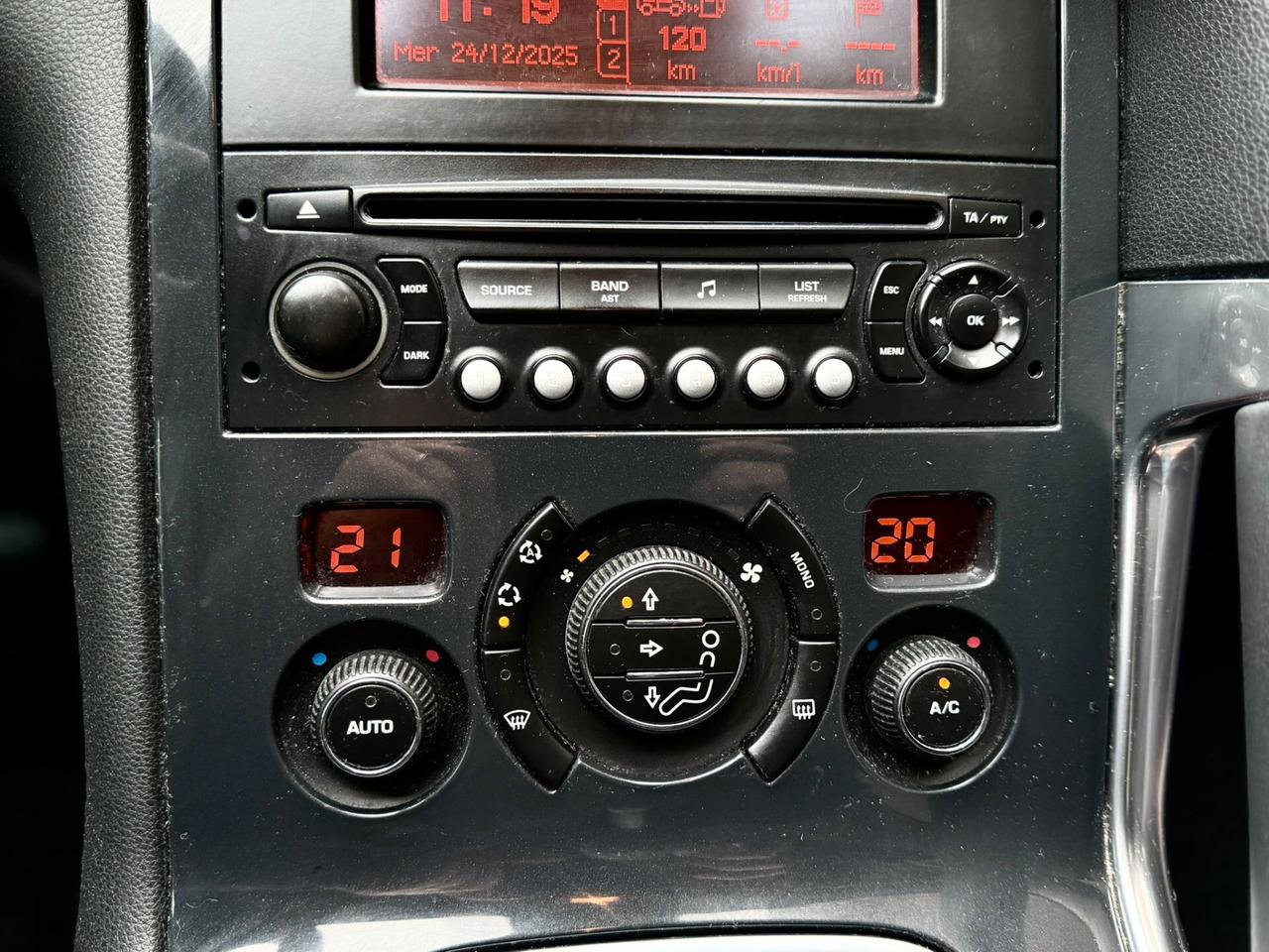 Peugeot 3008 1.6 HDi 110CV Tecno