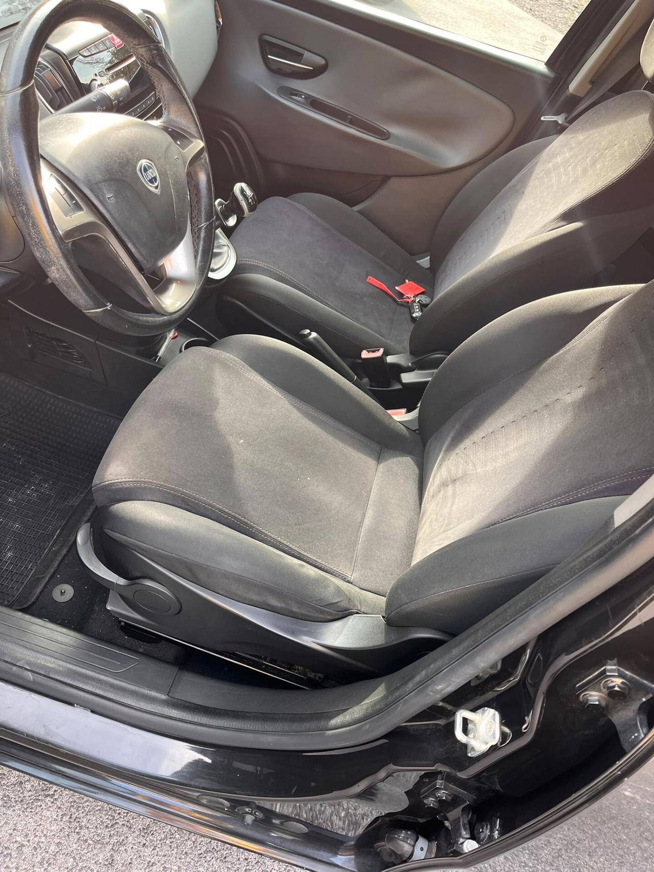 Lancia Ypsilon 1.2 69 CV 5 porte GPL Ecochic Gold