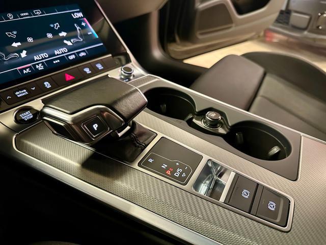 AUDI A6 Avant 40 2.0 TDI quattro SPORT UNIPRO