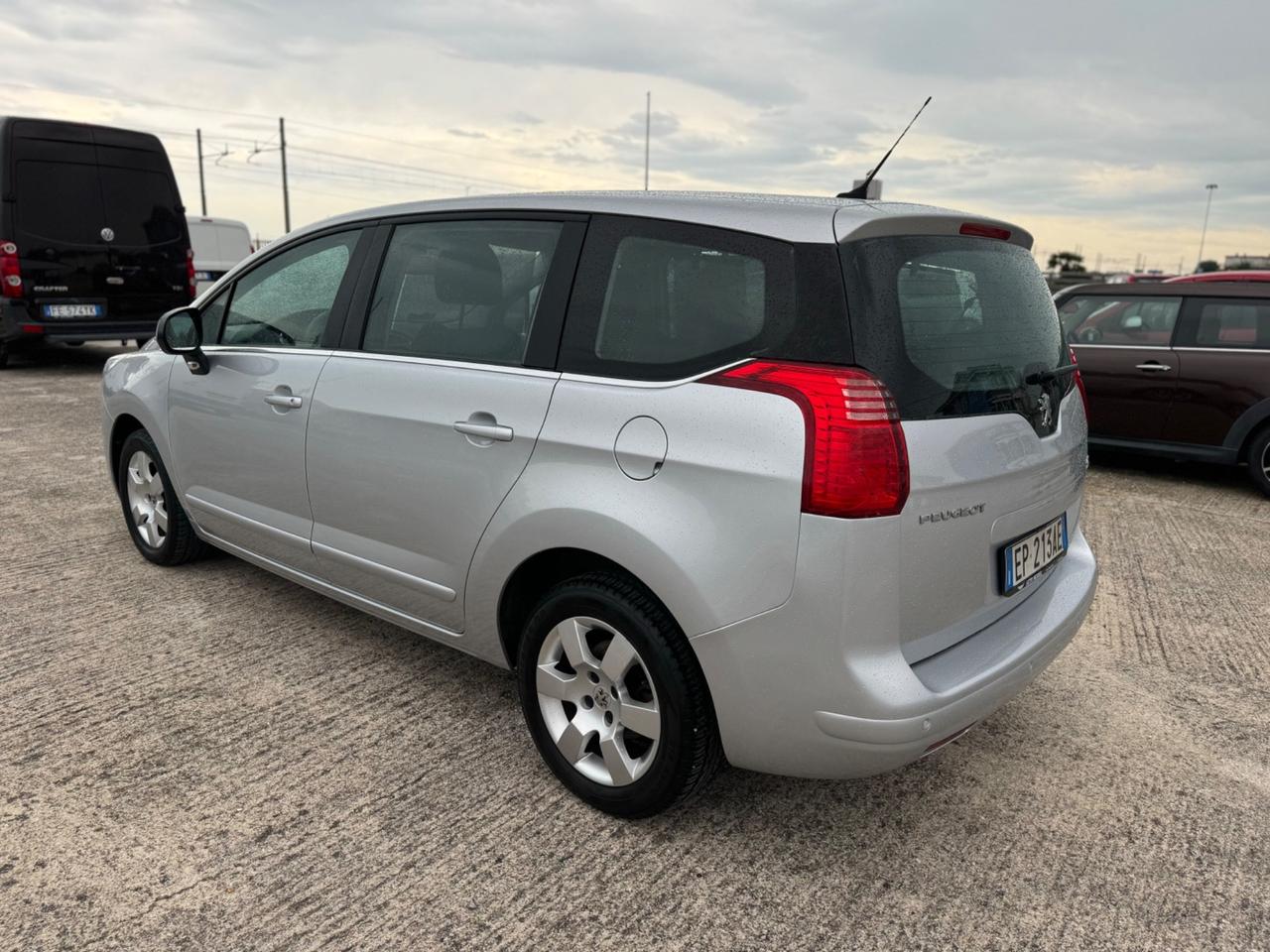 Peugeot 5008 1.6 HDi 112CV Business 7 posti
