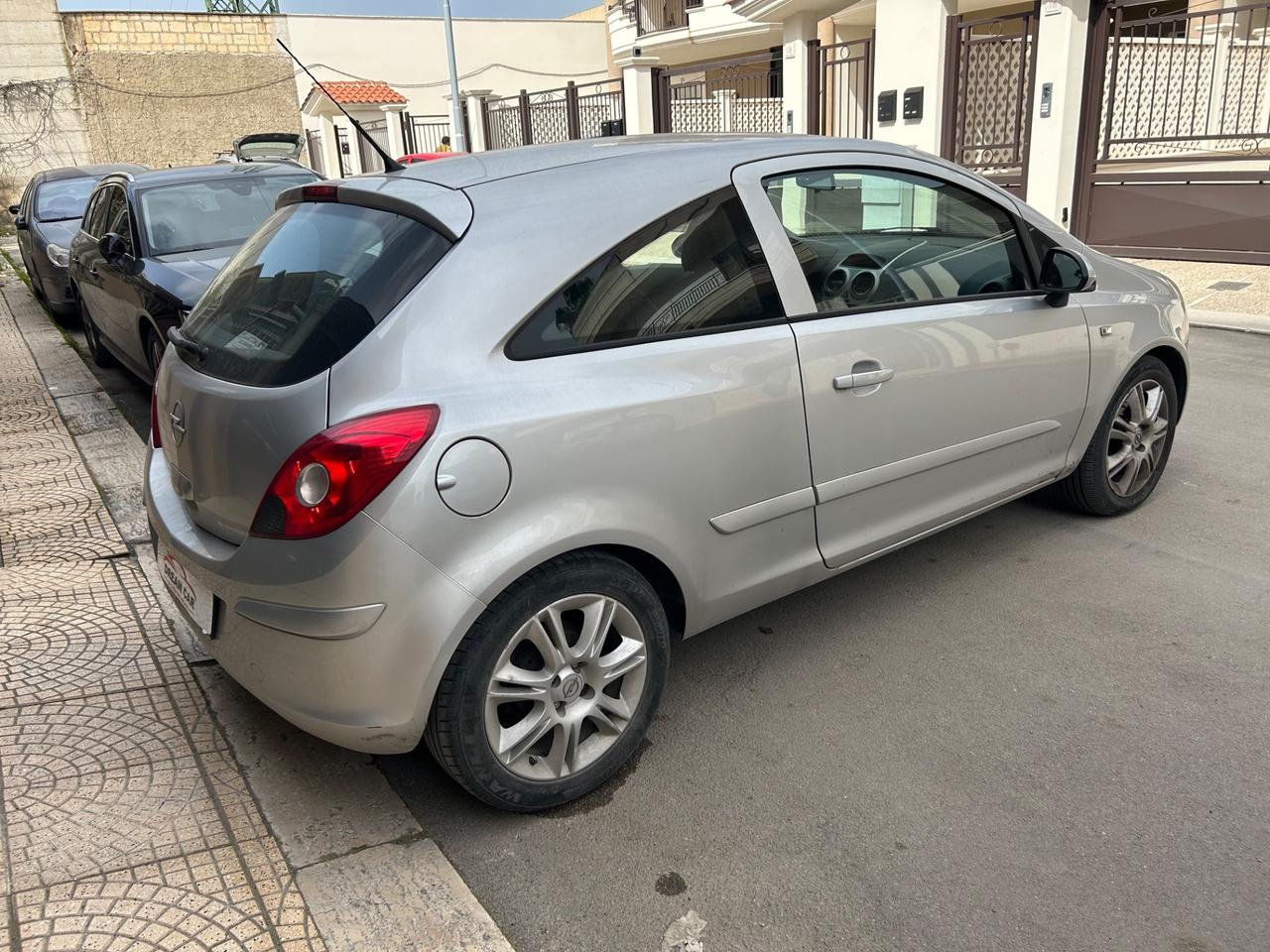 Opel Corsa 1.2 3 porte Club