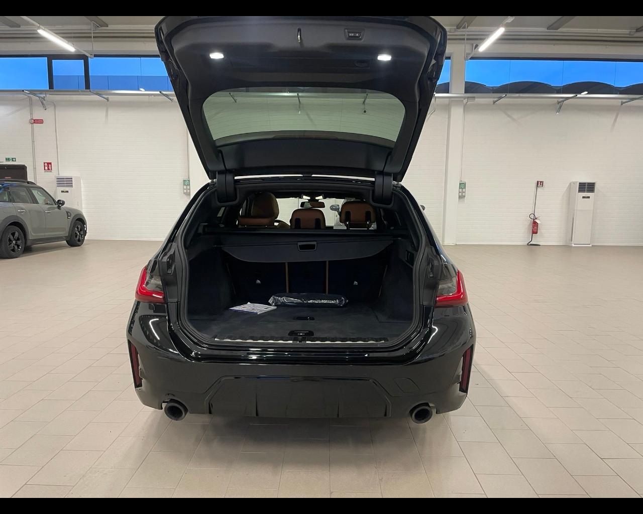 BMW Serie 3(G20/1-80/1) - 330d 48V xDrive Touring Msport