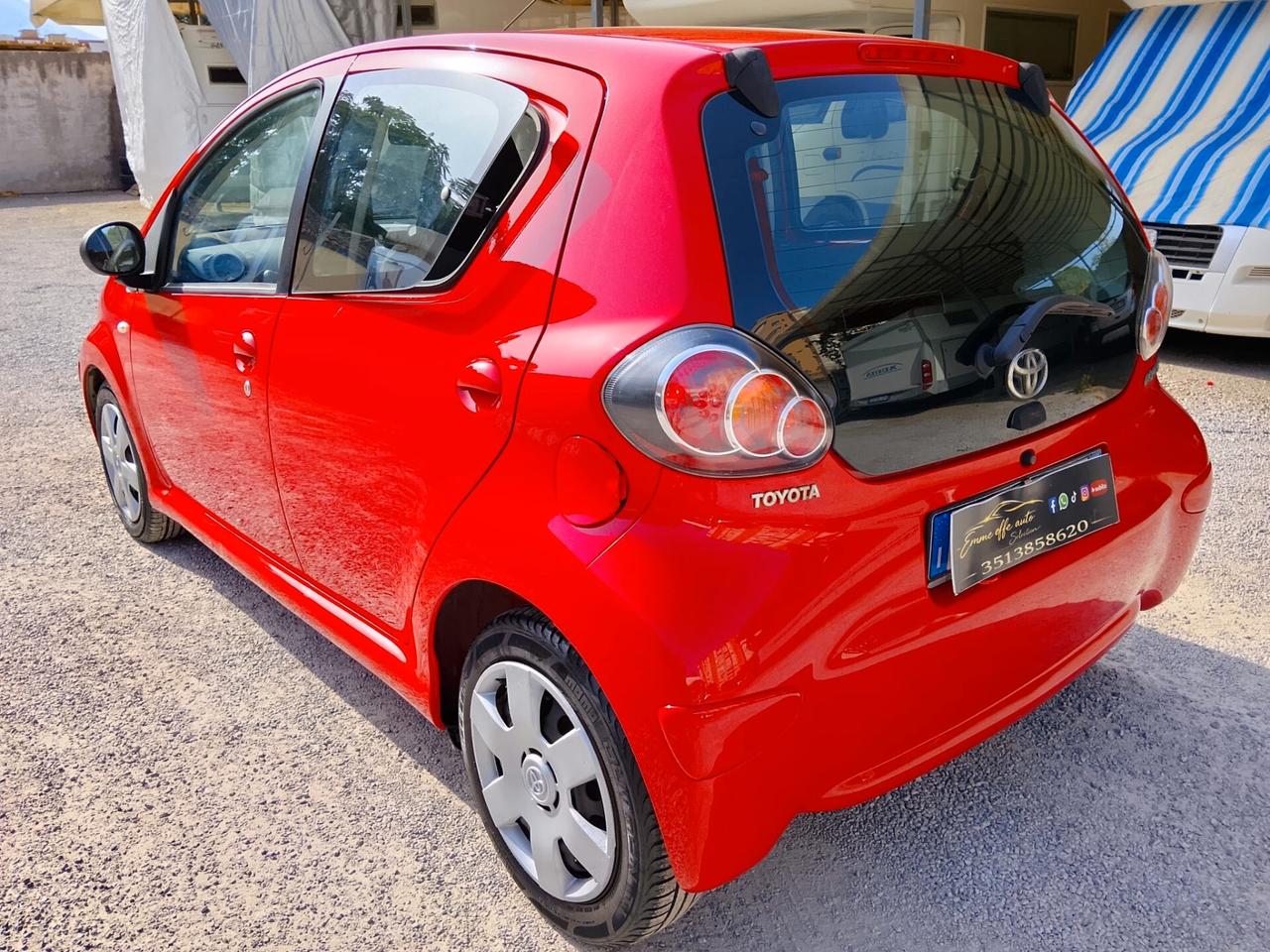 Toyota Aygo 1.0 12V VVT-i 5 porte Now 2011