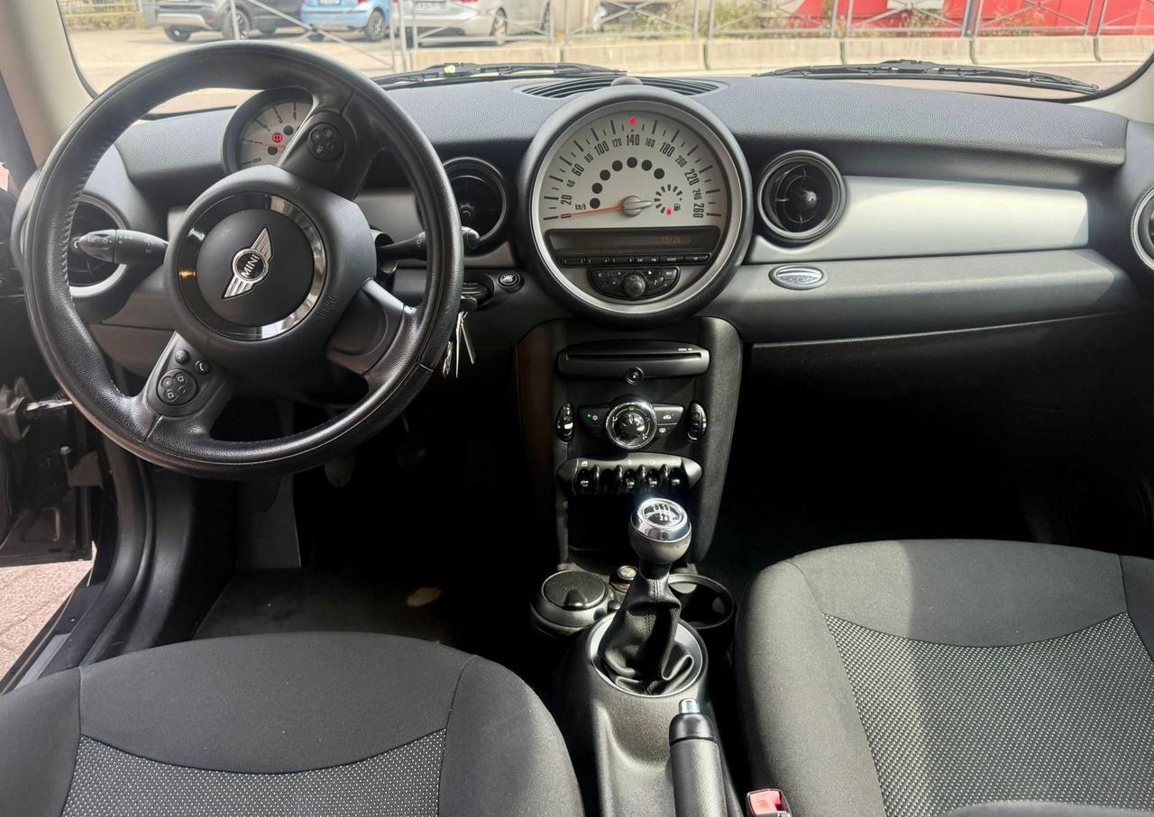 Mini Mini 1.6 16V One (72kW)