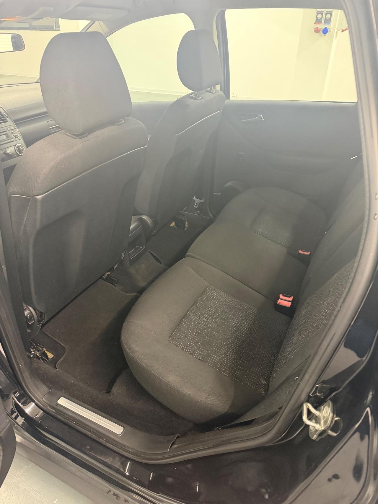 Mercedes-benz A 160 CDI BlueEFFICIENCY Avantgarde