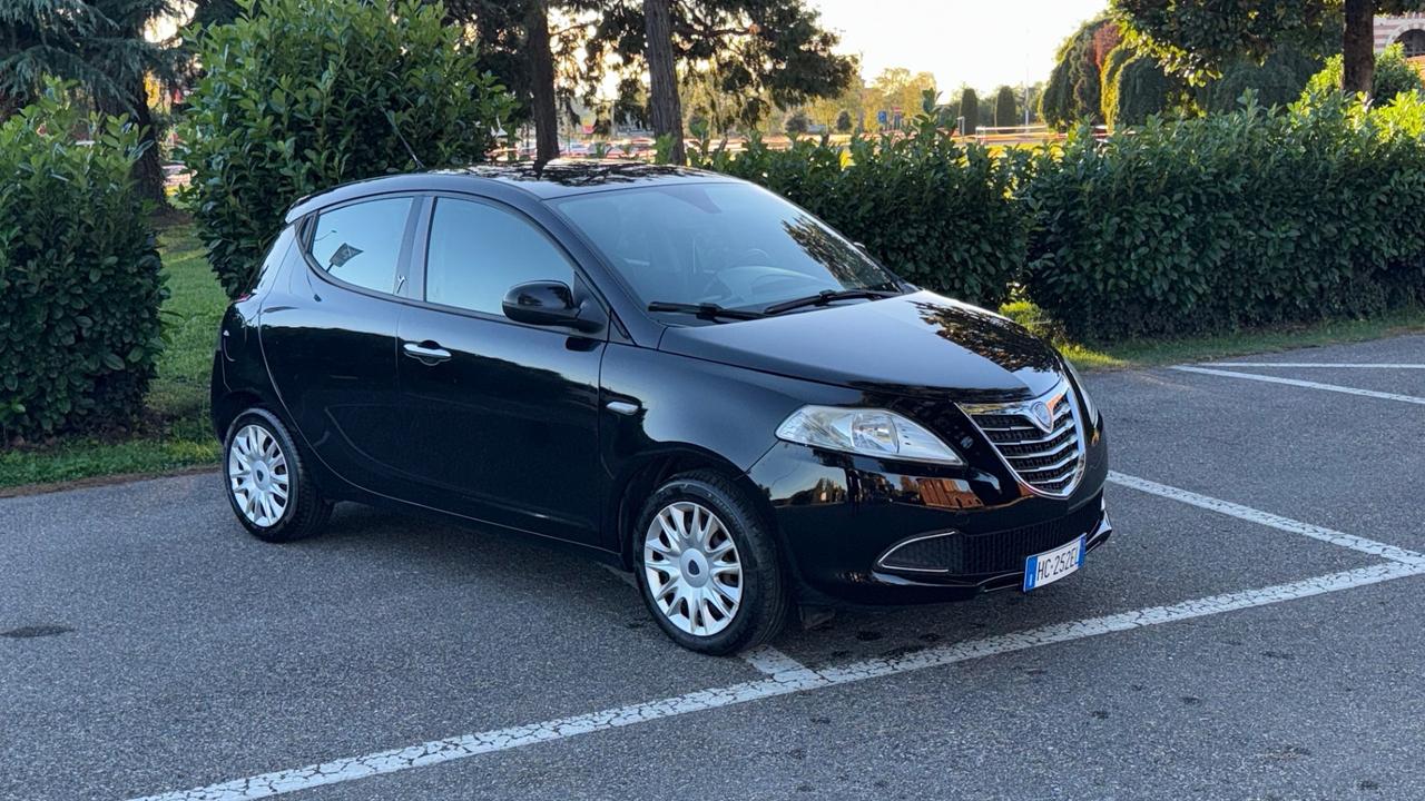 Lancia Ypsilon 1.2 69 CV 5 porte Gold