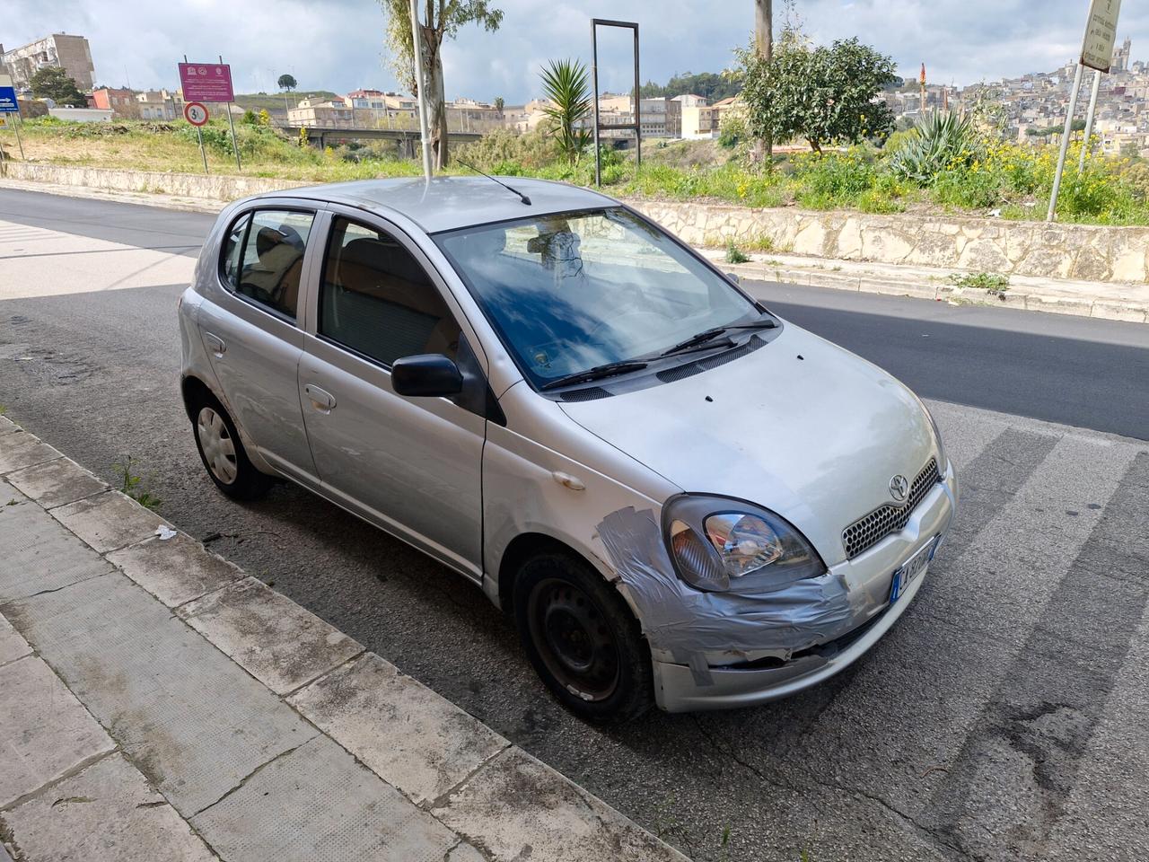 Toyota Yaris 1.4 tdi D-4D cat 5 porte Sol