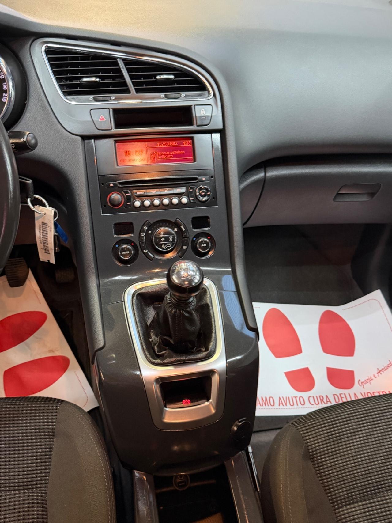 Peugeot 5008 1.6 HDi 112CV Allure