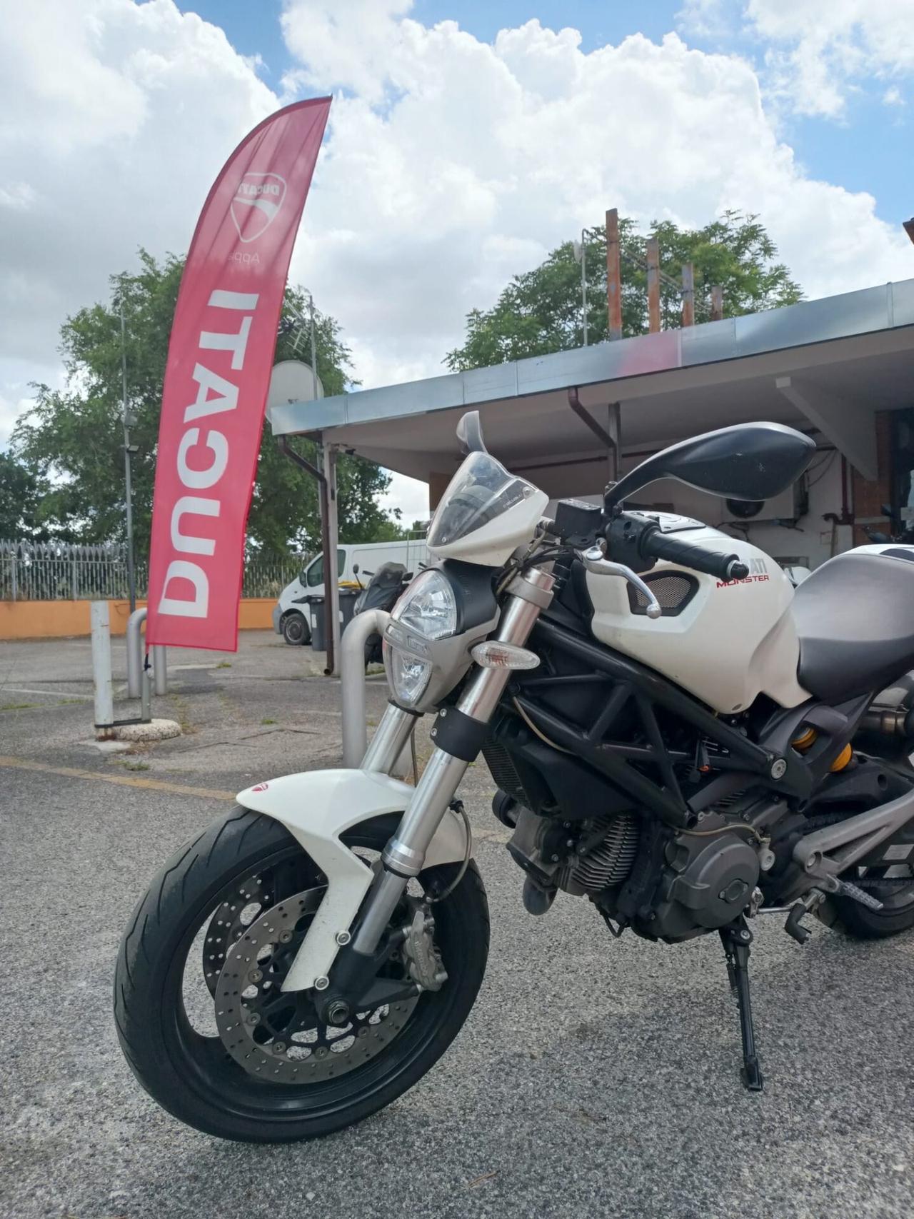 Ducati Monster 696plus