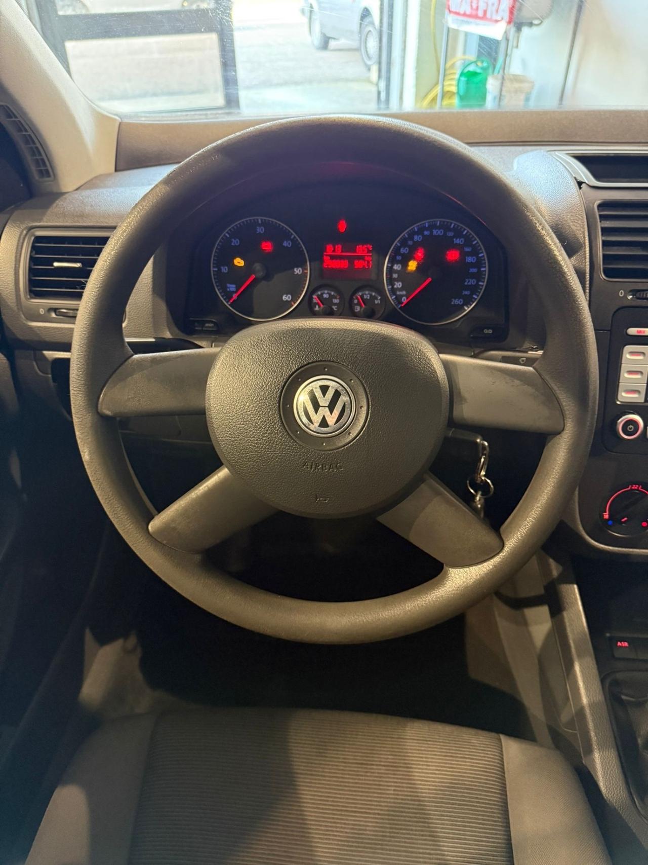 Volkswagen Golf 5 SERIE-NEOPATENTATI