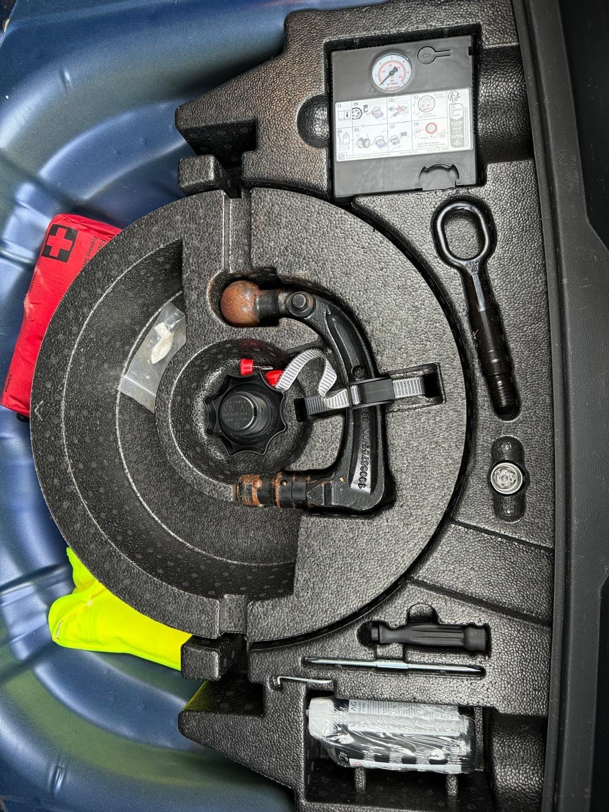 Volkswagen T-Roc 2.0 R LINE TETTO PELLE FULL LED GANCIO TRAINO UNICOPROPRIETARIO TAGLIANDI CASA MADRE VOLKSWAGEN 2023