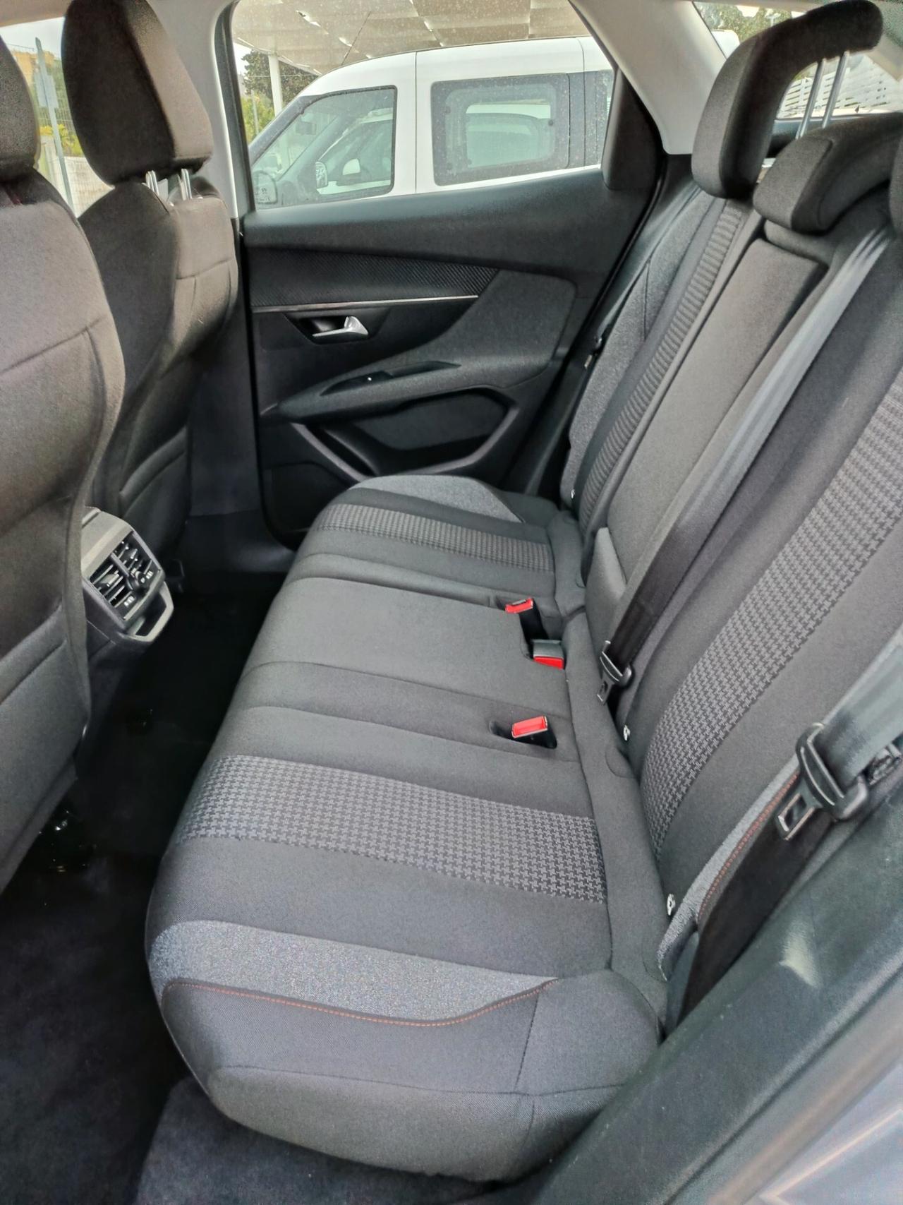 Peugeot 3008 BlueHDi 130 S&S Business