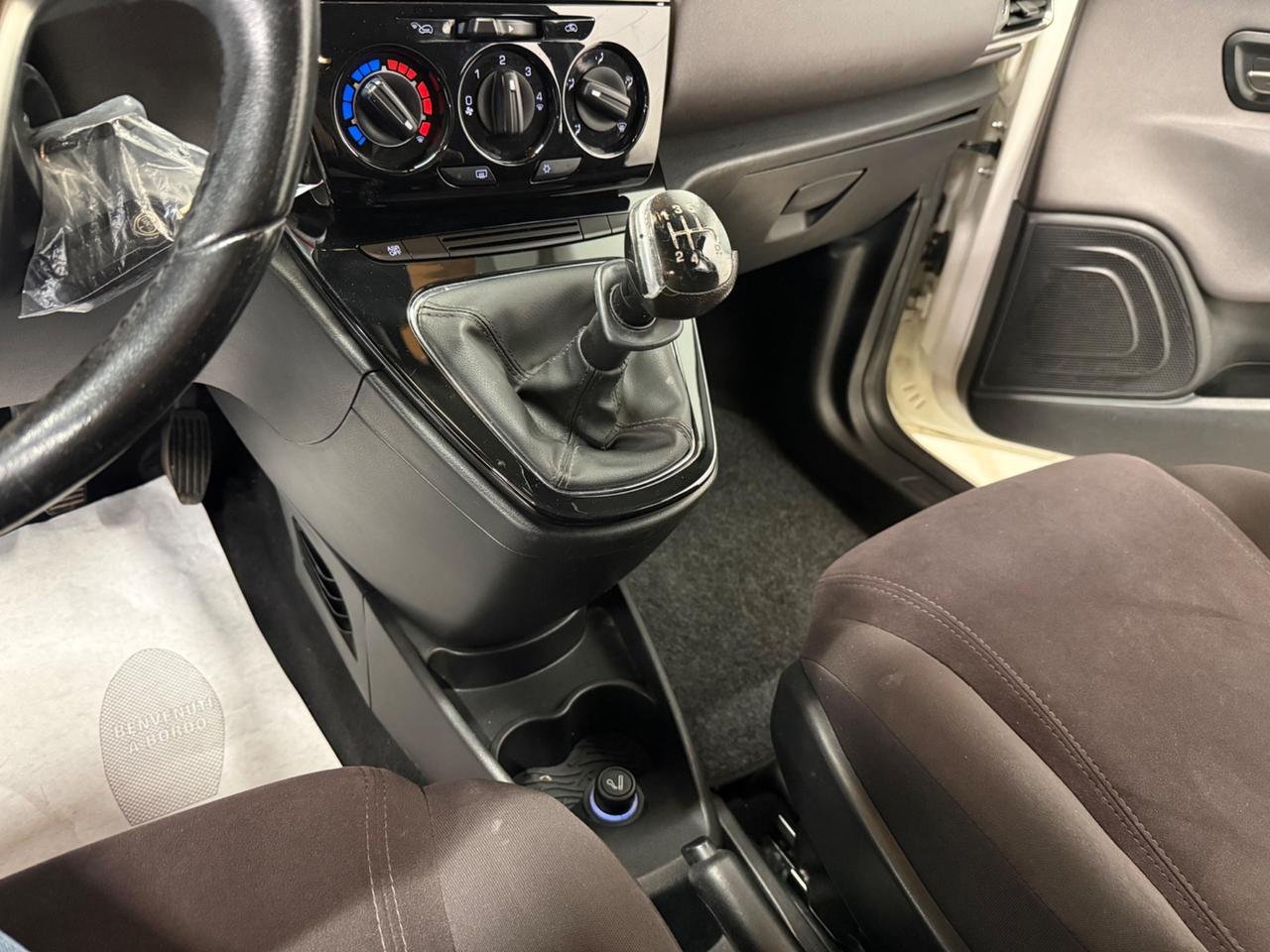 Lancia Ypsilon 0.9 TwinAir 85 CV 5 porte Metano Ecochic Silver