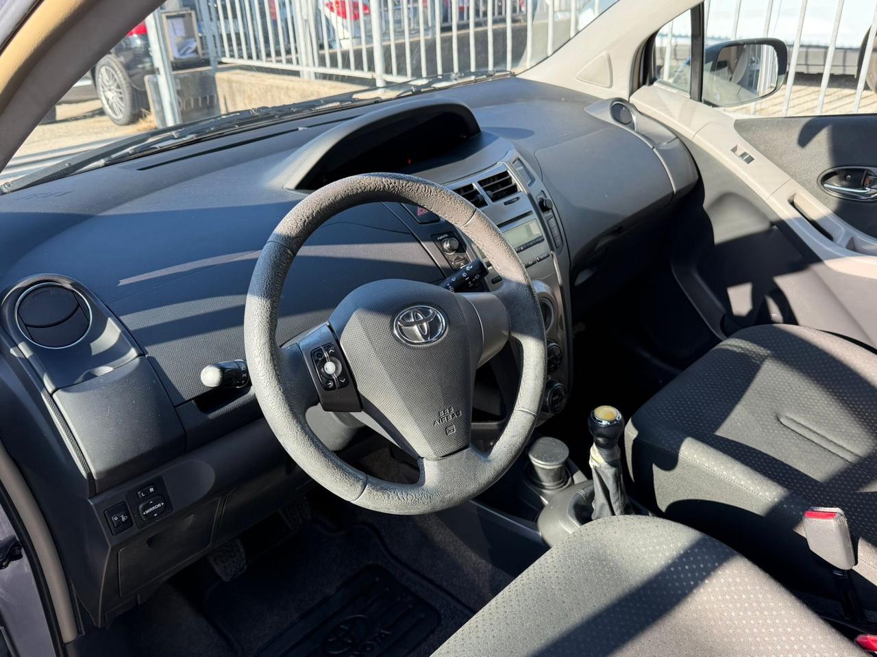Toyota Yaris 1.0 5 porte Now
