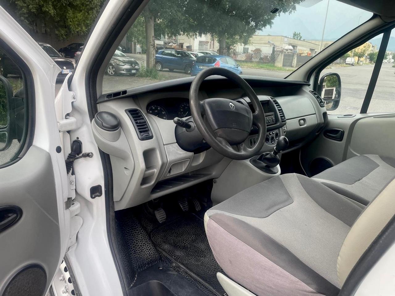 Renault Trafic T27 2.0 Diesel 2009