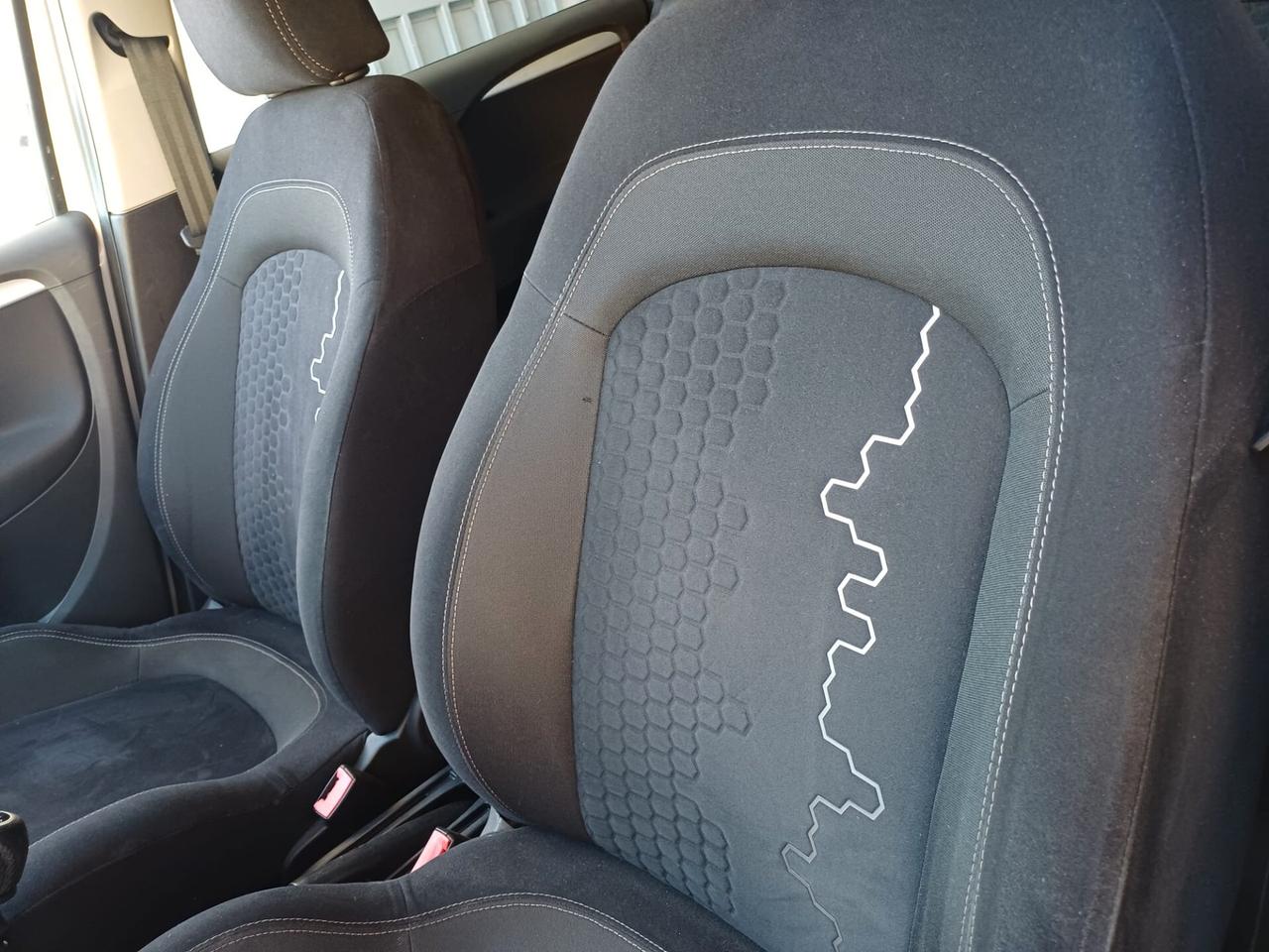 Fiat Punto 1.2 8V benzina 5 porte Lounge - 2014
