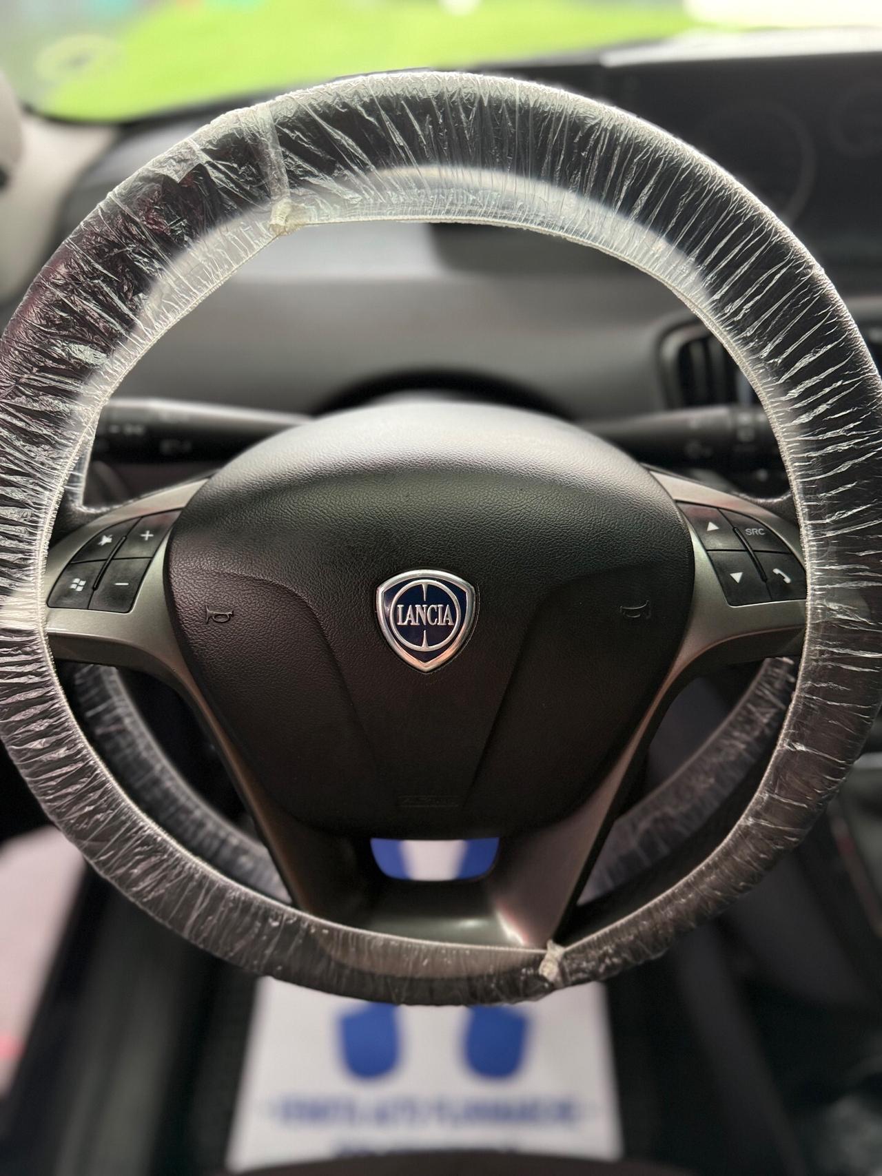 Lancia Ypsilon 0.9 Gpl 85cv Automatica 2012
