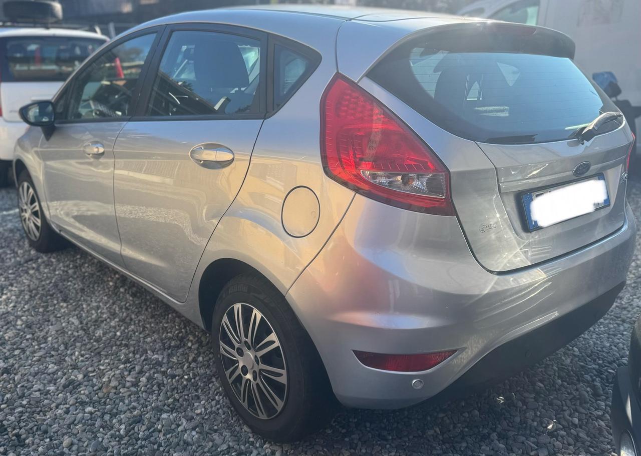 Ford Fiesta 1.2 benzina 5 porte adatta neopatentati