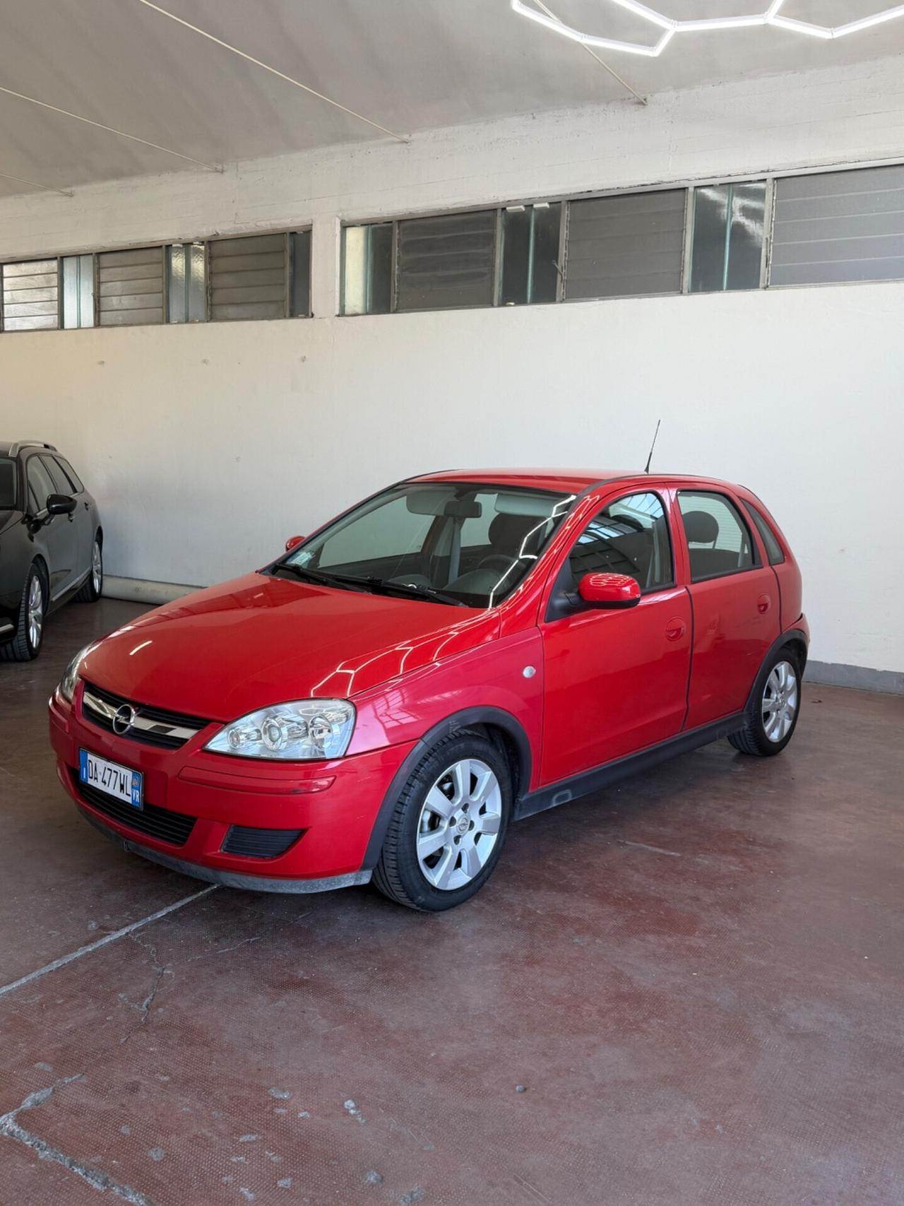 Opel Corsa 1.2 5 porte