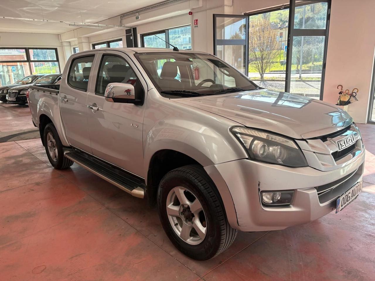 ISUZU D-MAX PICK-UP DOPPIA CABINA Posti5 Diesel 2.5 CV 163 Con Km 196.696 CANCIO TRAINO garanzia 12 mesi