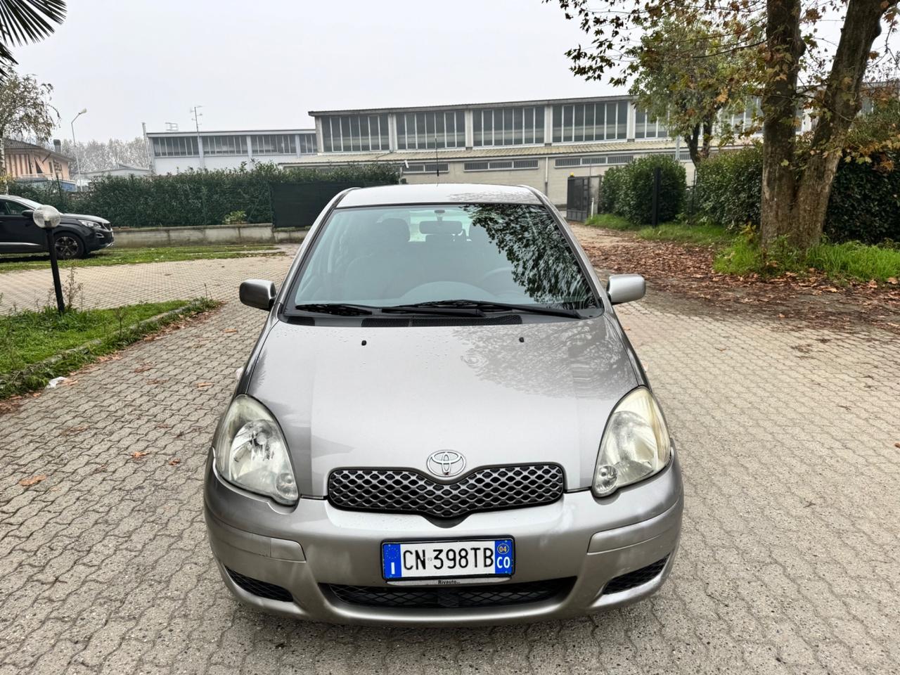 Toyota Yaris 1.0 65CV benzina 2004